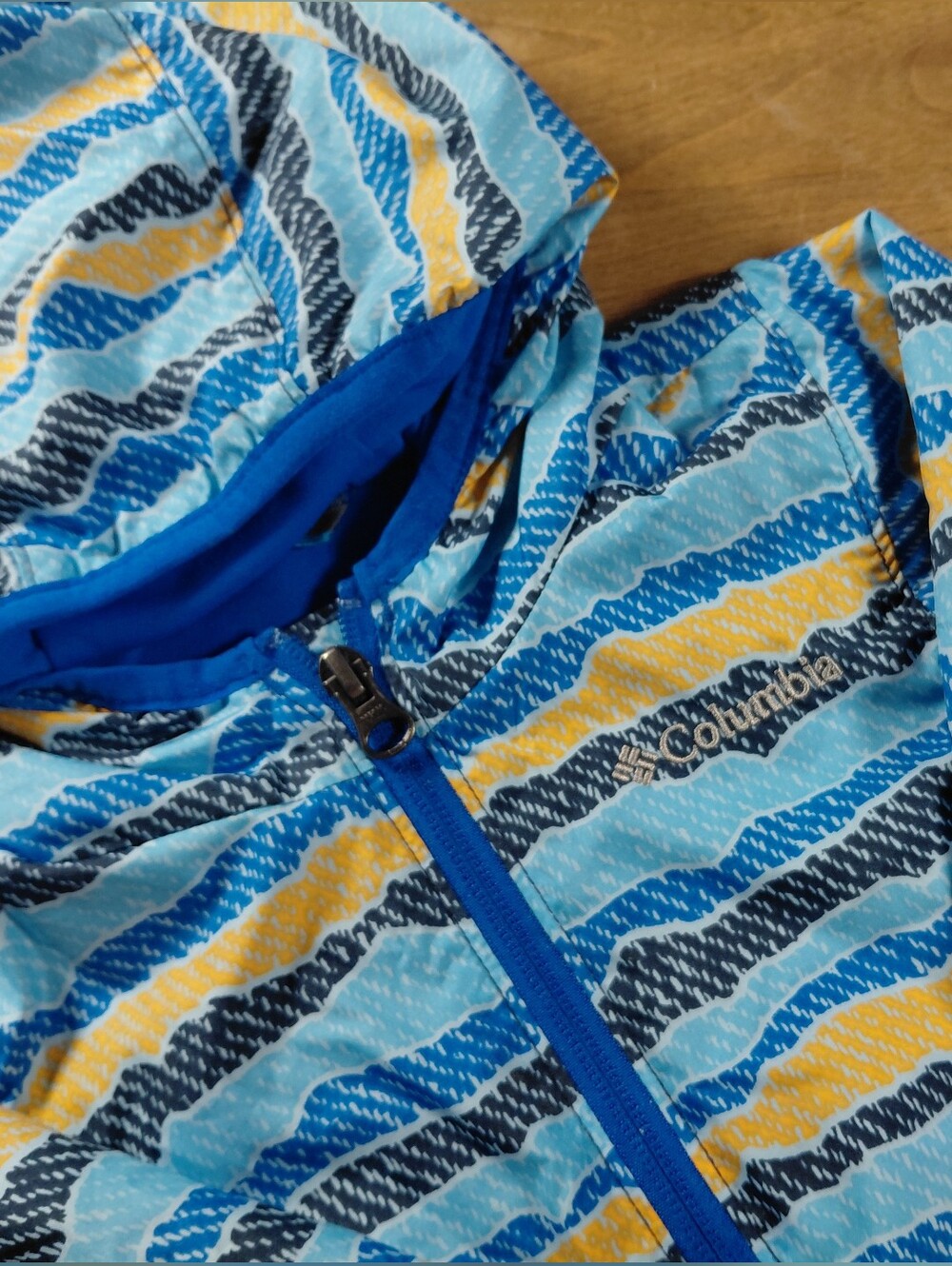 Columbia Omni 18-24m Blue and Yellow Wave-Print Hooded Jacket C0003